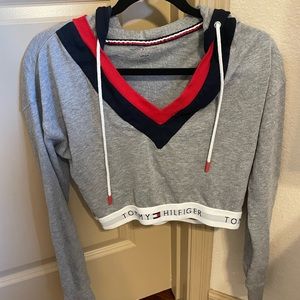 Tommy Hilfiger cropped sweatshirt
